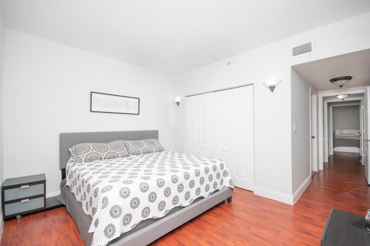 Beautiful 2/2.5 Condo W/Free Parking Fast Wifi Miami Dış mekan fotoğraf
